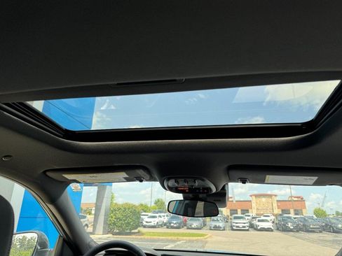 New 2026 Chevrolet Trax RS w/ Sunroof Package FWD image 27