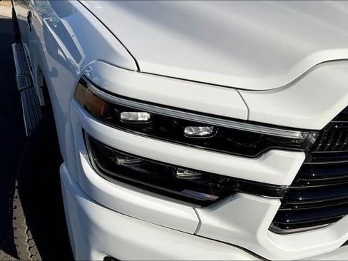 New 2026 RAM 2500 Laramie AWD/4WD image 10