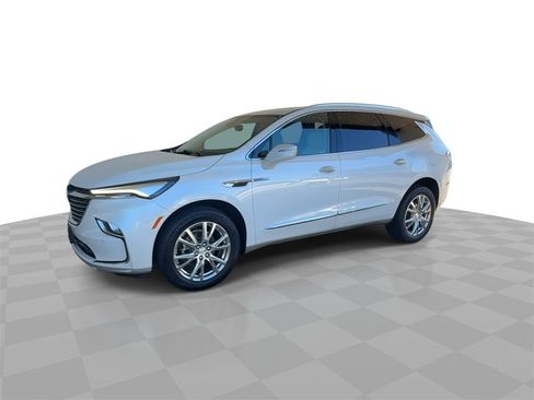 Certified 2022 Buick Enclave Essence w/ Experience Buick Package image 4