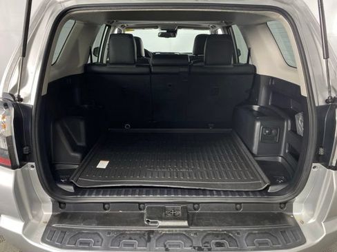 Used 2022 Toyota 4Runner SR5 Premium w/ Moonroof Package AWD/4WD image 25