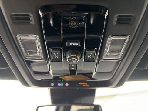 New 2026 Chevrolet Suburban Premier AWD/4WD image 23