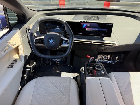 Used 2024 BMW iX xDrive50 w/ Premium Package AWD/4WD image 24