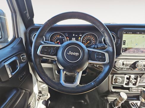 Used 2018 Jeep Wrangler Unlimited Sahara image 12