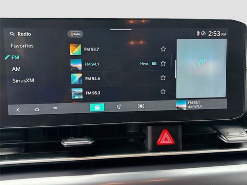 Used 2025 Kia Carnival FWD image 15