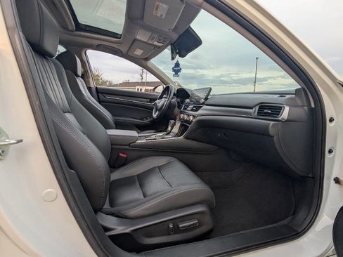 Used 2021 Honda Accord EX-L image 10