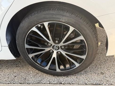 Used 2019 Toyota Camry SE image 17