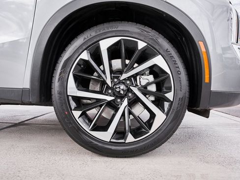 Used 2024 Mitsubishi Outlander SE image 11