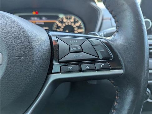 Used 2021 Nissan Altima 2.5 SR FWD image 14