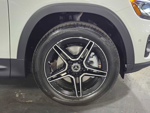 New 2026 Mercedes-Benz GLB 250 4MATIC image 9