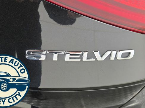 Used 2018 Alfa Romeo Stelvio Ti image 34