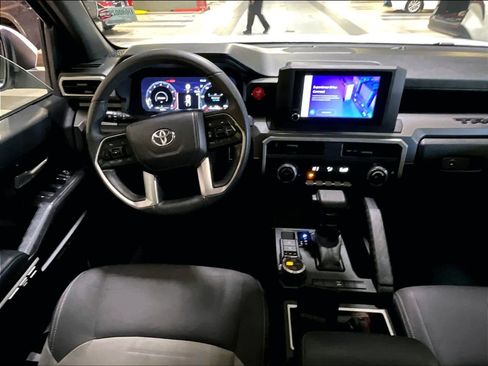 Used 2025 Toyota Tacoma TRD Off-Road image 17