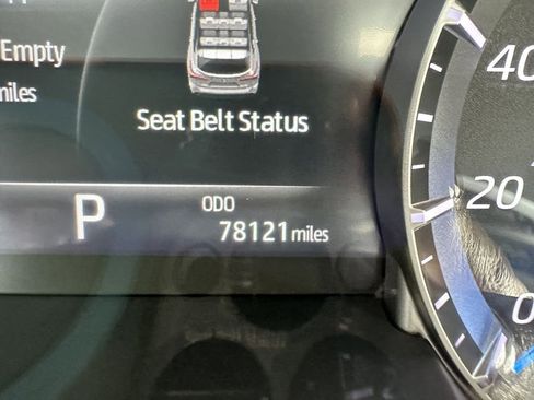 Used 2023 Toyota Highlander XLE image 9