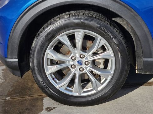 Used 2020 Ford Explorer XLT w/ Equipment Group 202A image 11