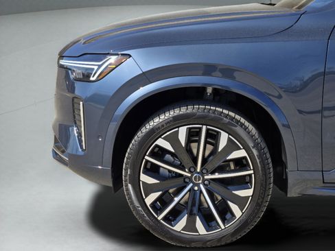 Used 2026 Volvo XC90 B6 Plus w/ Protection Package Premier AWD/4WD image 34