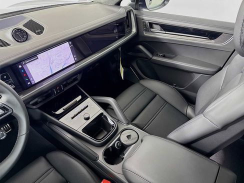 New 2025 Porsche Cayenne Turbo image 26
