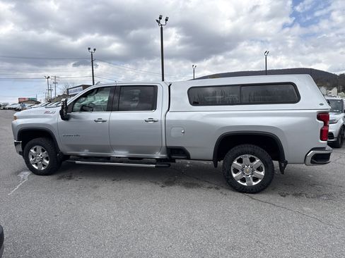 Used 2022 Chevrolet Silverado 3500 LTZ w/ LTZ Convenience Package image 6