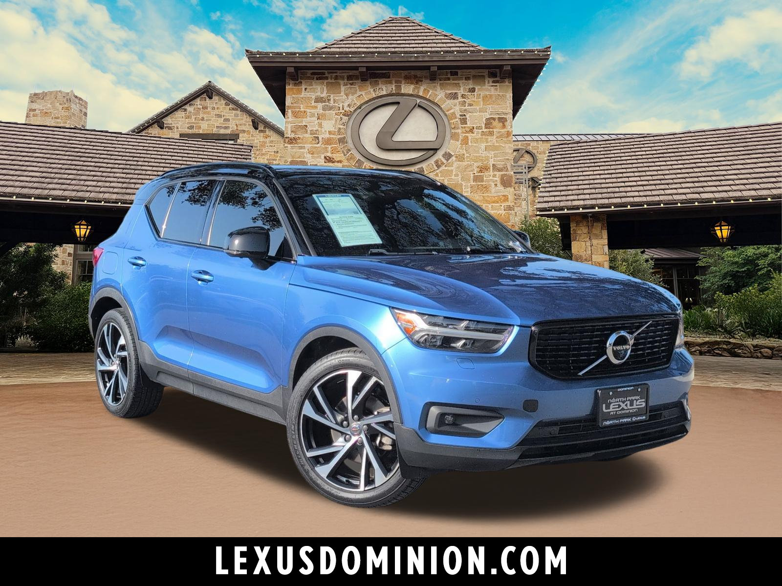 Used 2021 Volvo XC40 T5 R-Design w/ Protection Package AWD/4WD image 1