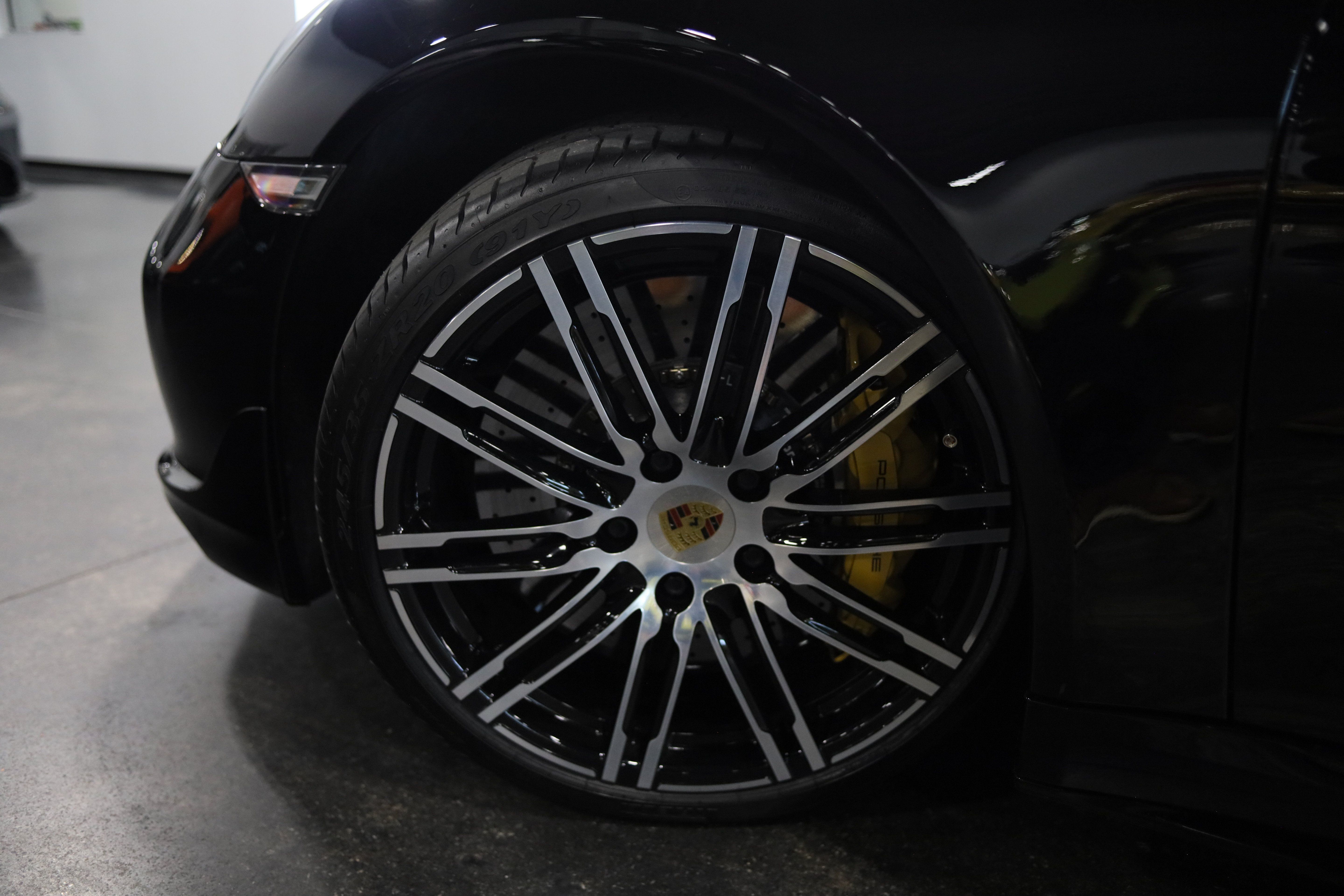 Used 2015 Porsche 911 Turbo S AWD/4WD image 15