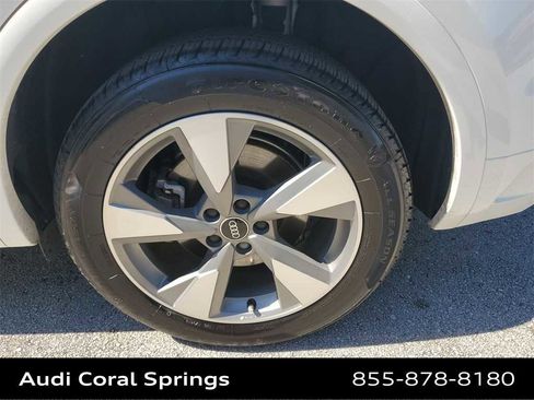 Used 2023 Audi Q5 2.0T Premium w/ Convenience Package image 16