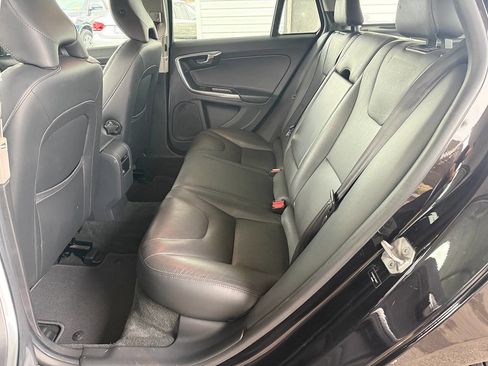 Used 2015 Volvo V60 T5 Premier image 24
