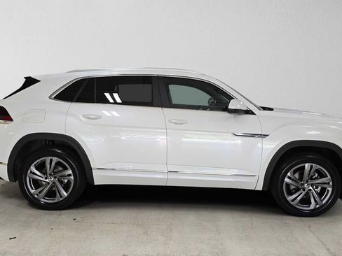 Used 2024 Volkswagen Atlas Cross Sport SEL R-Line AWD/4WD image 2