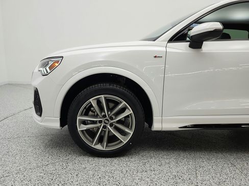 Used 2025 Audi Q3 2.0T Premium w/ Convenience Package AWD/4WD image 38