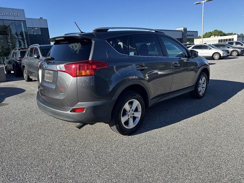 Used 2014 Toyota RAV4 XLE w/ Preferred Accessory Package AWD/4WD image 3