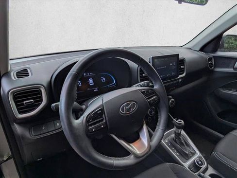 Certified 2023 Hyundai Venue SEL FWD image 10