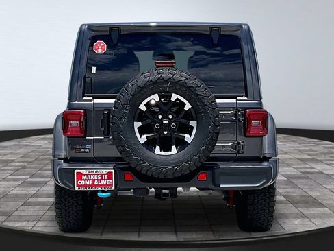 Used 2025 Jeep Wrangler Unlimited Rubicon 4xe w/ Convenience Group AWD/4WD image 23