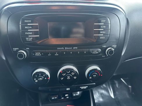 Used 2015 Kia Soul image 17