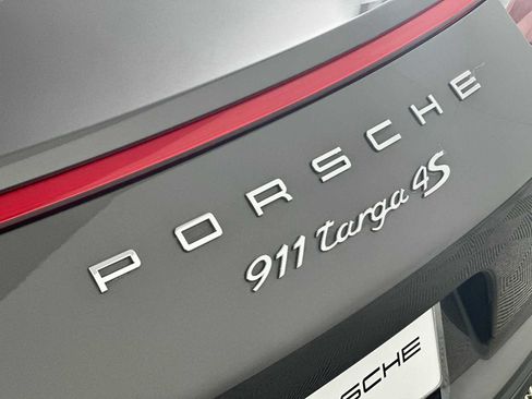 Certified 2018 Porsche 911 Targa 4S AWD/4WD image 32