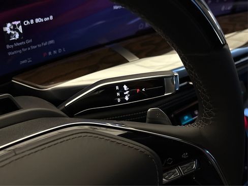 New 2026 Cadillac Escalade ESV Platinum Sport w/ LPO, ONYX Package image 31