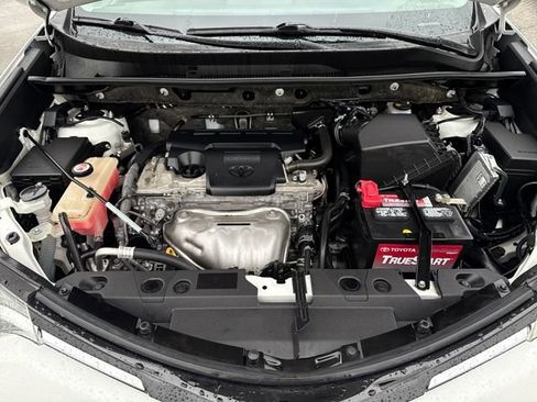 Used 2018 Toyota RAV4 XLE image 28