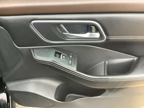 Used 2021 Nissan Rogue SL w/ Premium Package AWD/4WD image 19