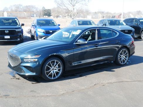 Used 2025 Genesis G70 2.5T image 8