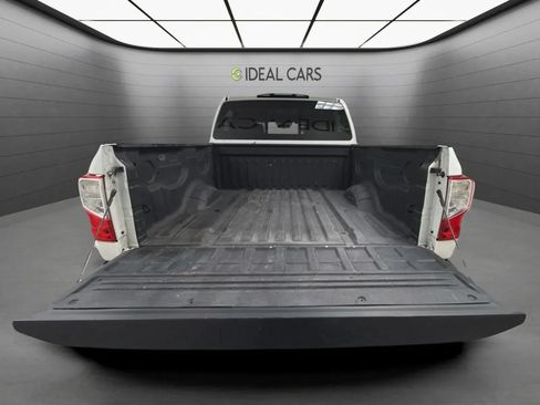 Used 2017 Nissan Titan SV RWD image 19