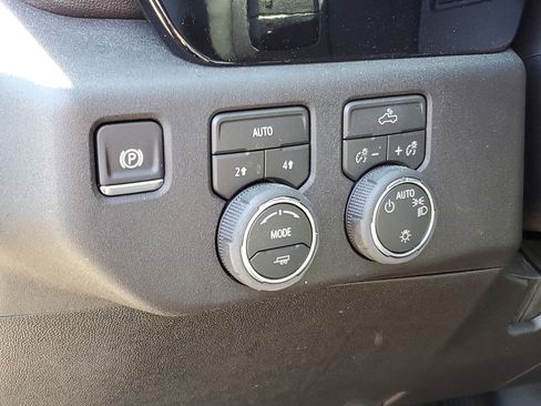 Certified 2026 Chevrolet Silverado 1500 LT AWD/4WD image 10