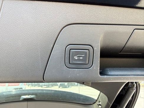 Used 2021 Buick Envision Avenir w/ Technology Package II FWD image 30