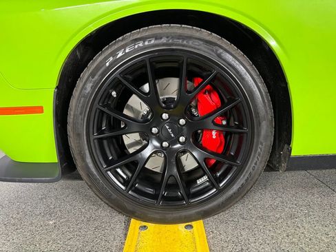 Used 2015 Dodge Challenger SRT Hellcat RWD image 17