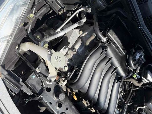 Used 2019 Nissan Versa SV FWD image 32