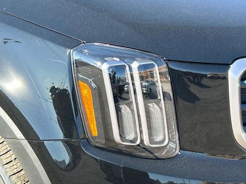 New 2025 Kia Telluride S image 9