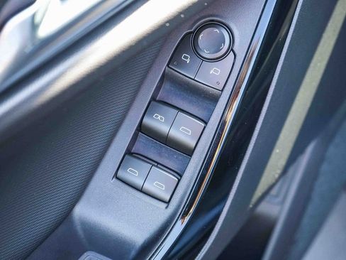 New 2026 Chevrolet Equinox LT w/ Convenience Package II FWD image 20