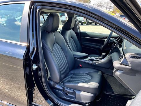 Used 2024 Toyota Camry SE w/ Cold Weather Package AWD/4WD image 11