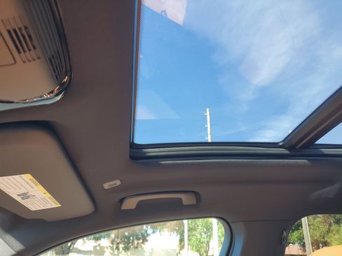 New 2026 BMW X5 M60i w/ Climate Comfort Package image 32