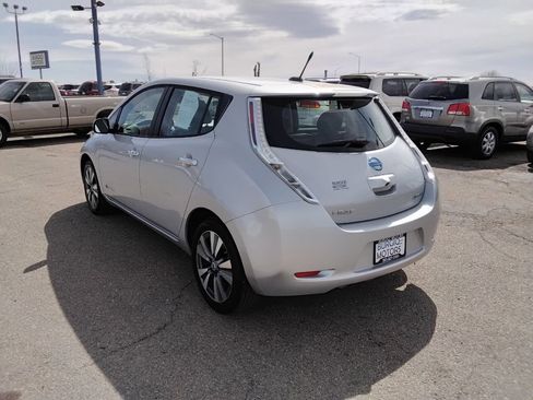 Used 2013 Nissan Leaf SL w/ Premium Pkg image 7