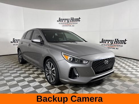 Used 2020 Hyundai Elantra GT FWD image 4