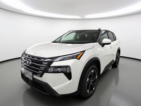 Used 2025 Nissan Rogue SV FWD image 3