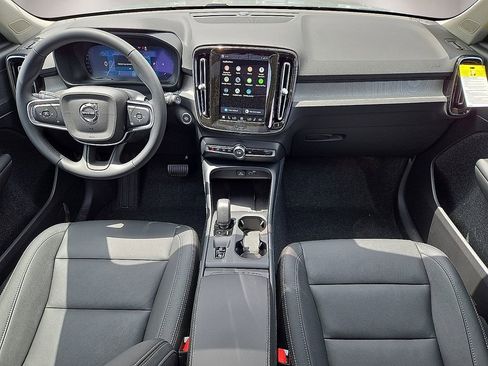 New 2026 Volvo XC40 B4 Core FWD image 17