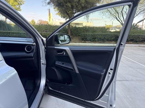Used 2015 Toyota RAV4 XLE FWD image 21
