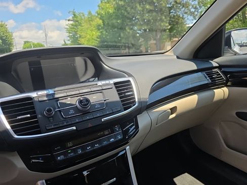 Used 2017 Honda Accord LX image 18